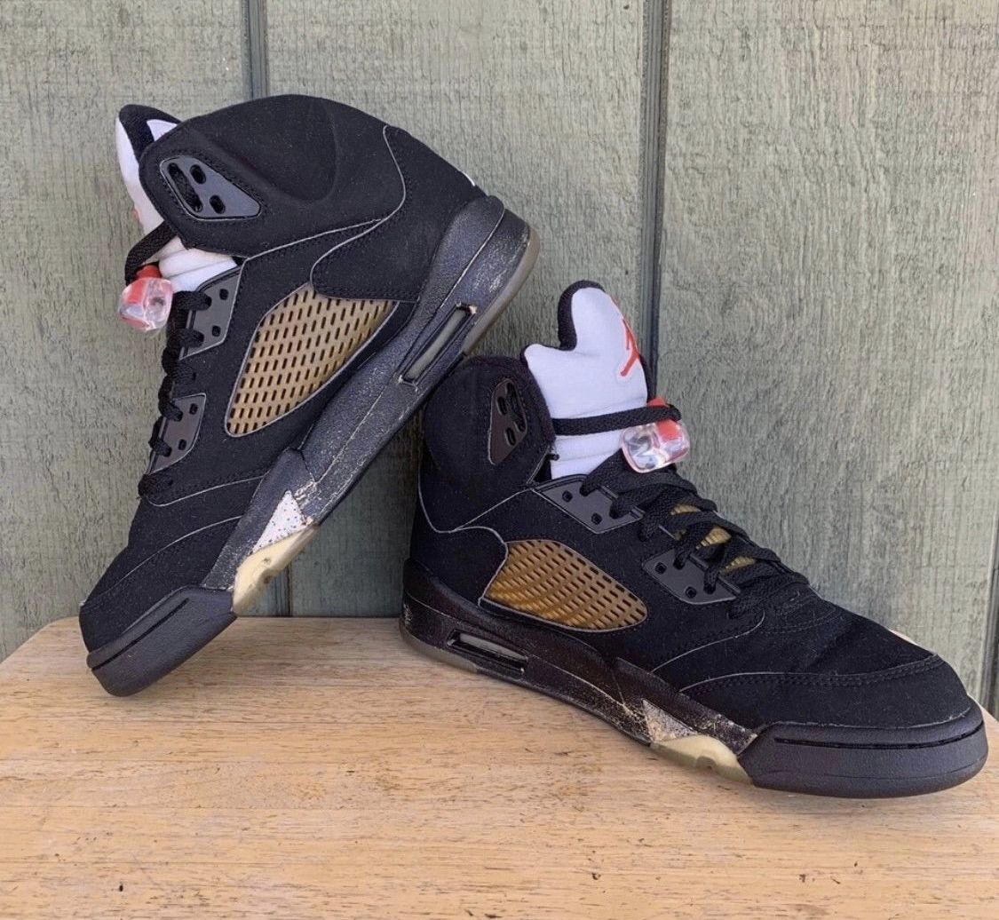 2006 Size 9 Nike Air Jordan 5 Retro black / metallic silver 136027-004