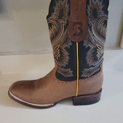 Girls Western Boots Brand  New,7.5
