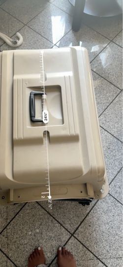 Dog Kennel (Lightly Used)