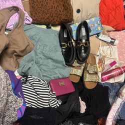 Women Clothes !! READ DESCRIPTION FIRST‼️