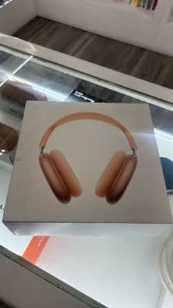 AirPods Max (orange model)