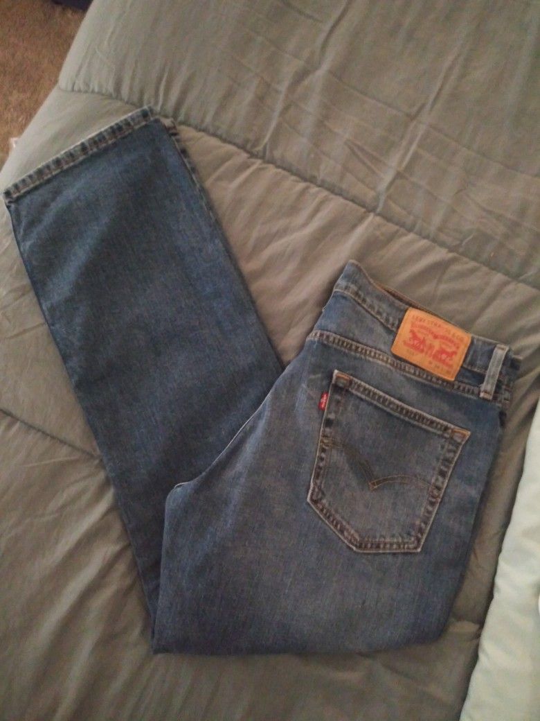 LEVI JEANS