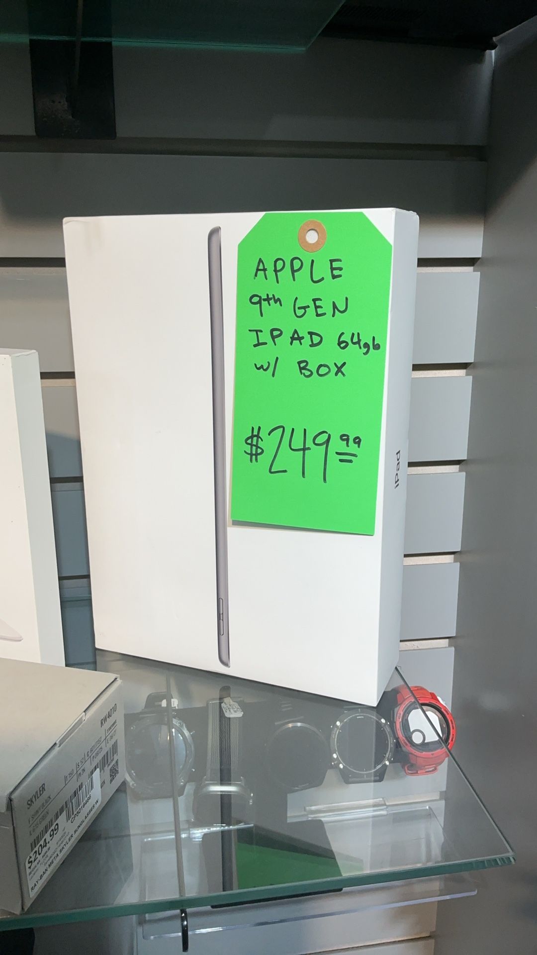 Apple ninth GEN iPad 64 GB with original box