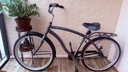 Beach Cruiser Bicycle – Needs Tire Repair
