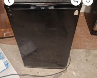 Mini refrigerator