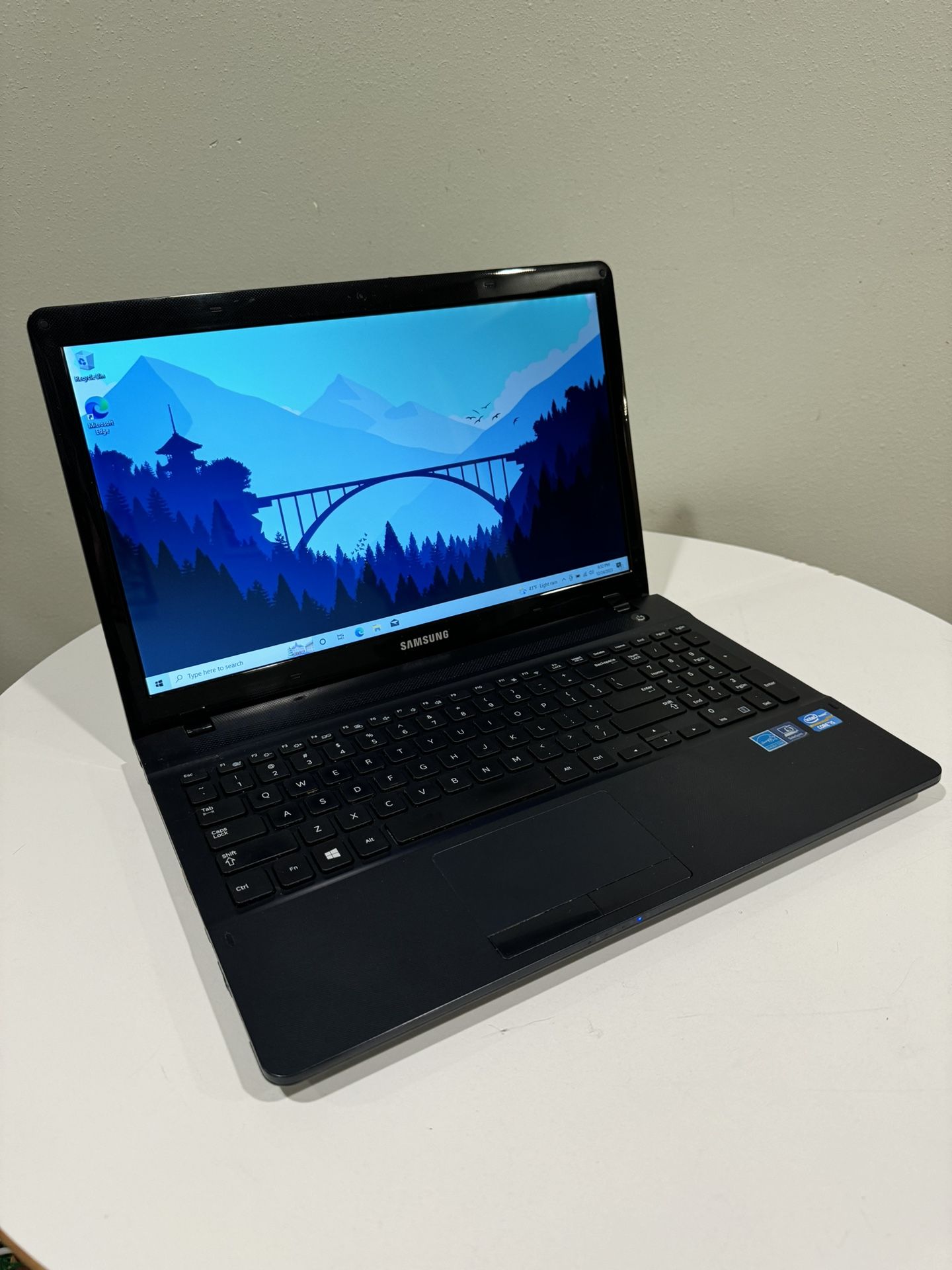 i5/8gb Ram/500gb SSD Samsung Laptop Computer Windows 10