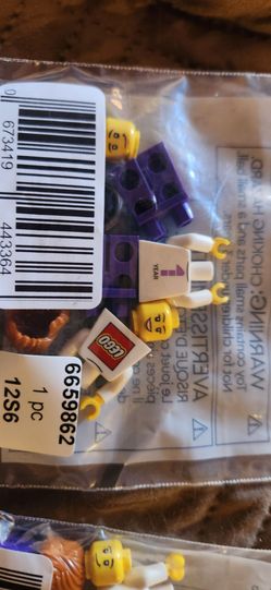 Lego Store 1yr Anniversary Minifigure Set