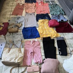 BIG BAG OF THE WOMAN CLOTHES SIZE S AND PURSE 