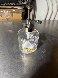Glass dispenser
