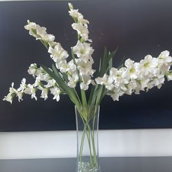 4’ White Flower Arrangement with Glass Vase & Marbles