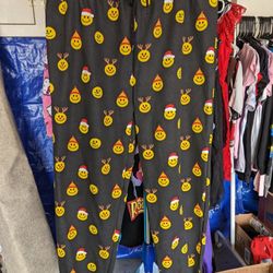 Holiday Happy Face Joggers
Size 1X
Forever 21+ New with tag