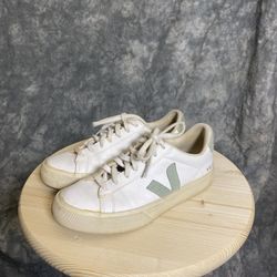 Pistachio/White Veja Shoes Size 8
