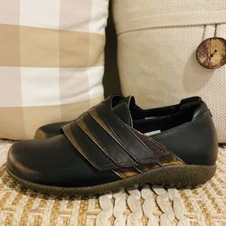 Rare Women’s Rustic Metal Noat Bronze/Black Leather Strap Slip On Comfort Middle Eastern Bronzed Sole Shoes Size 39 US 8