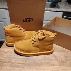 UGG Shoes Size 5