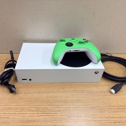 XBOX SERIES S CONSOLE W/CONTROLLER & POWER/HDMI CABLES 