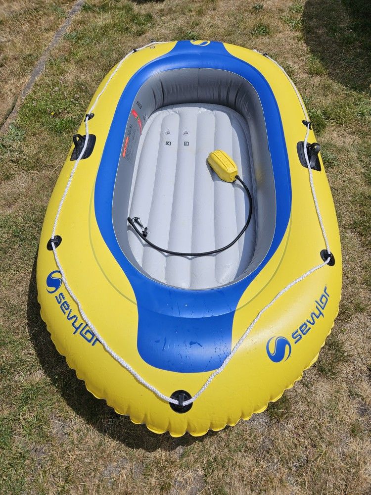 rubber boat 3 persons. 550 Bls. $25