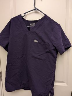 Woman's scrubs