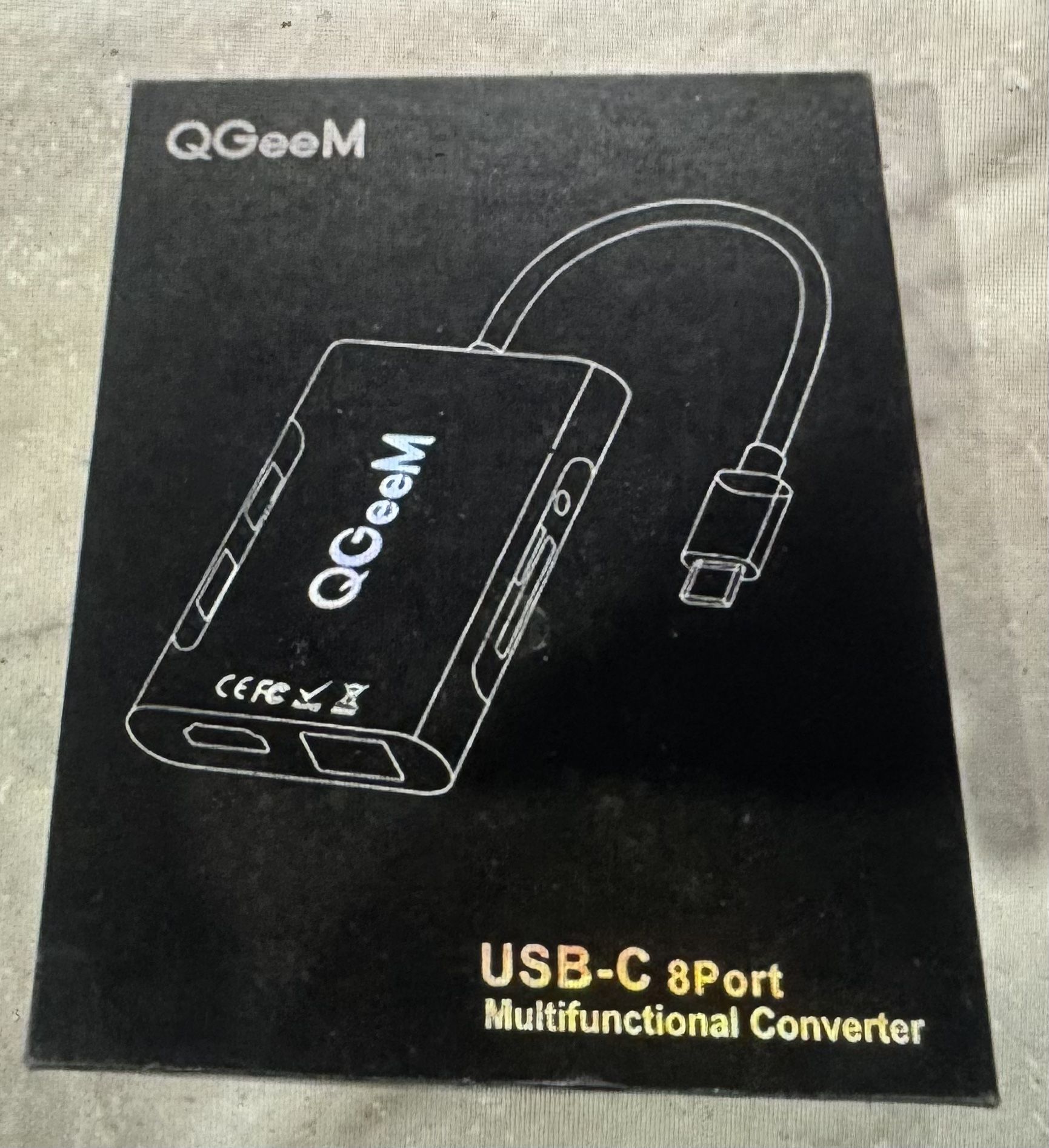 QGeeM USB-C 8 Port Multifunctional Converter with Box and Instruction Manual