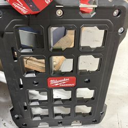 Milwaukee PACKOUT Wall and Floor Mounting Plate