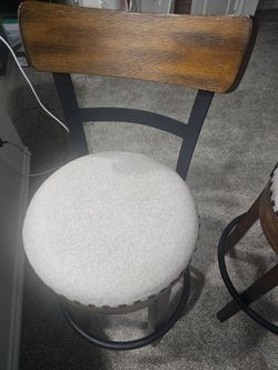 Ashley Barstools Great Condition