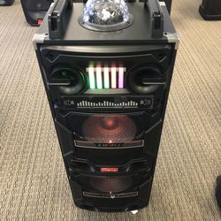 4,000 watt rechargeable Bluetooth speaker/aux/fm/USB and sad port/microphone for karaoke /brand new!!