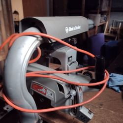 Black And Decker Table Saw On Metal Stand