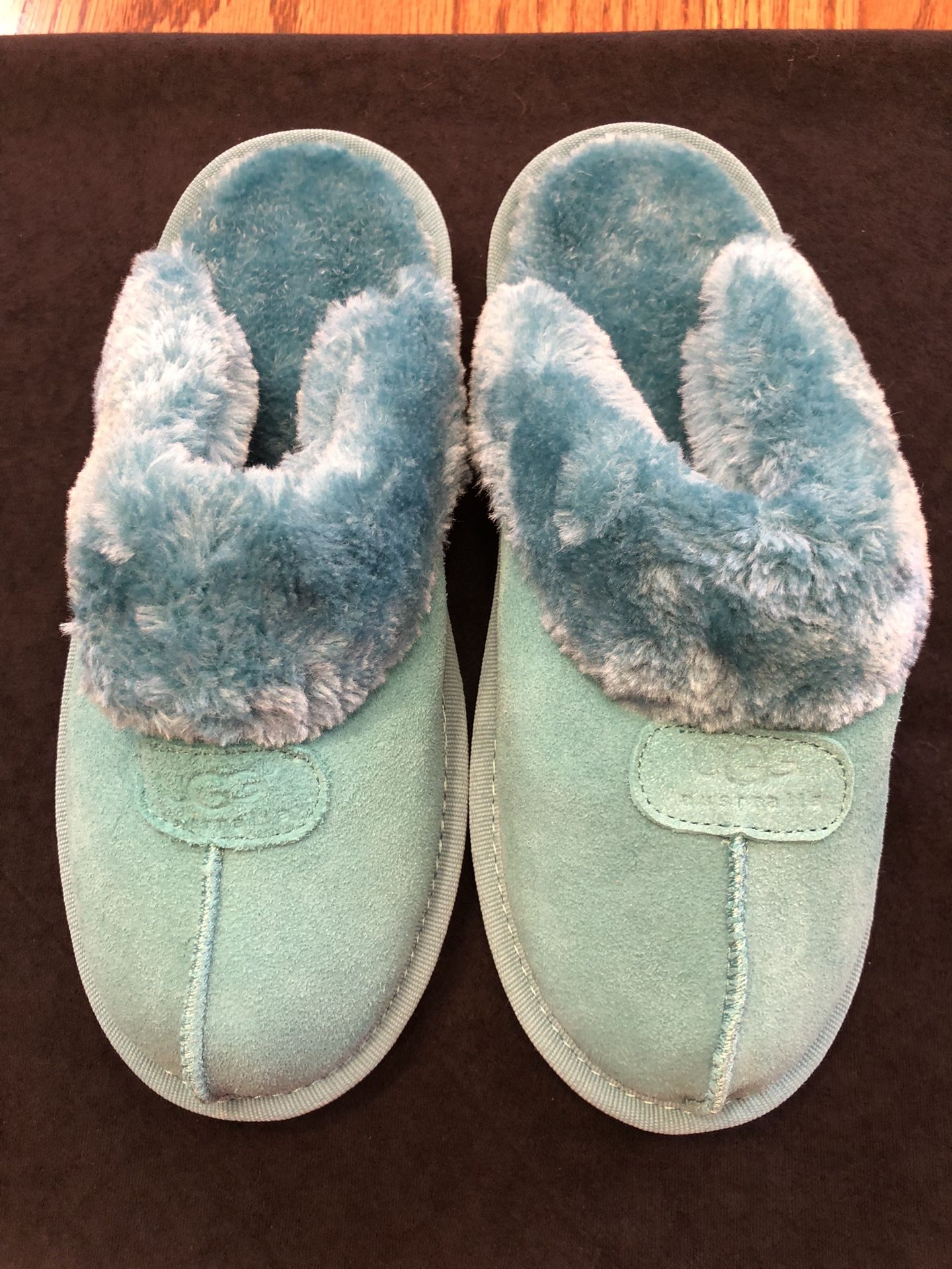 UGG AUSTRALIA LADIES SLIPPERS 