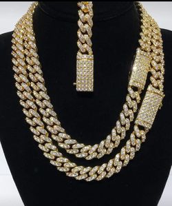 Full Big Diamond Cuban Link Set 14K Gold Plated Does Not Loses Color