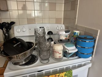 Miscellaneous kitchen items