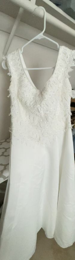 Wedding Dress Size 9 (Not stained or damaged)