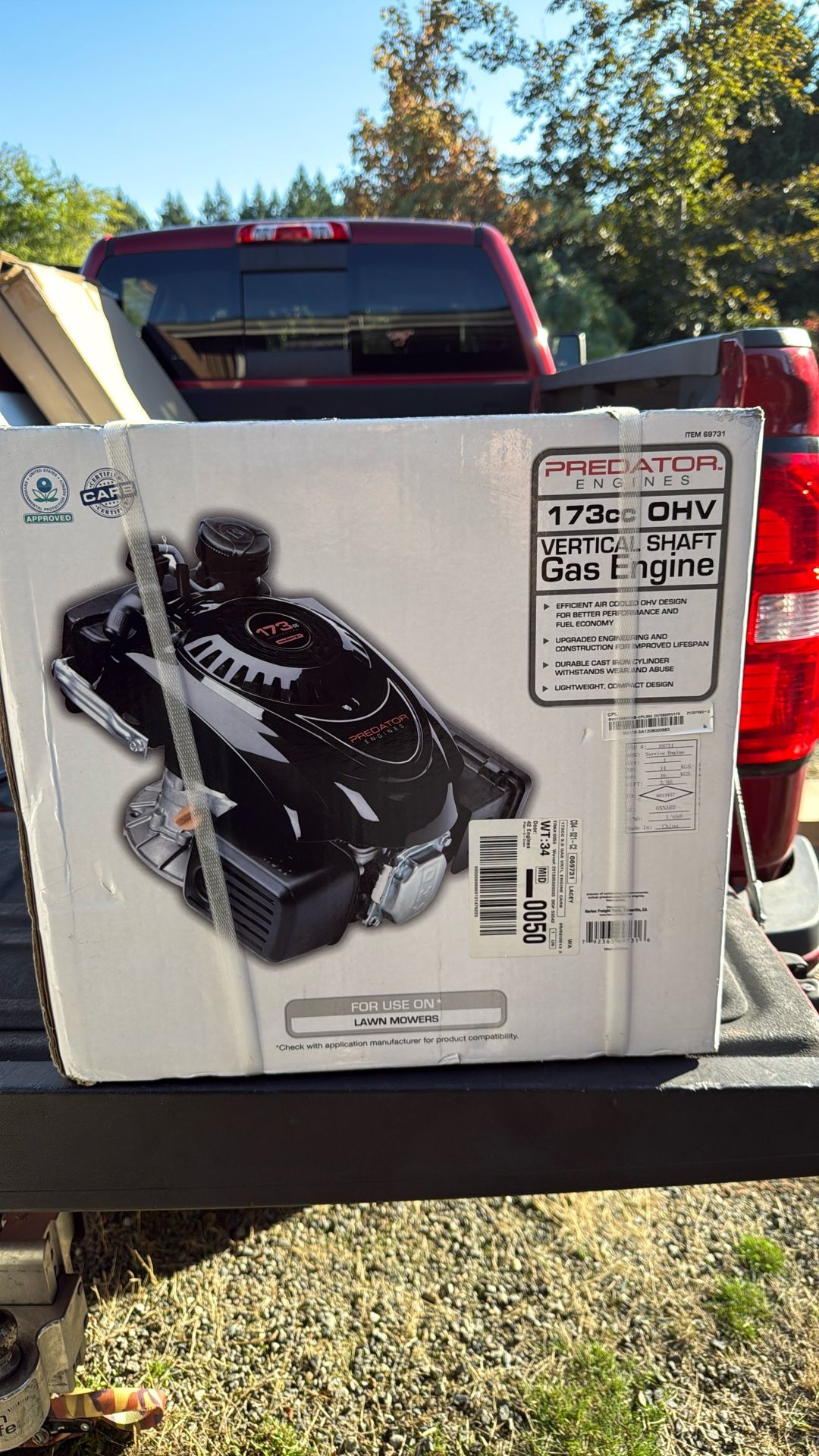 Predator 173 cc OHV vertical shaft gas engine
