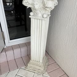 Roman, Greek Or Italian Style LION HEADS CORINTHIAN COLUMN PEDESTAL TABLES For Lamp, Art Sculpture, Planter Pot, Statue, Etc.  VINTAGE WHITE AS IS. 
