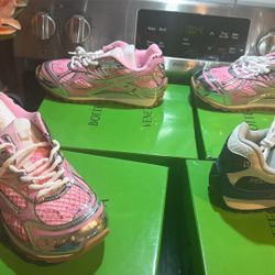Bogetta sneakers on hand 
