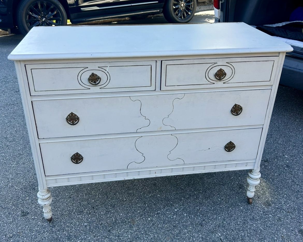 Vintage White Dresser with Mirror + 4 Drawers + Wheels