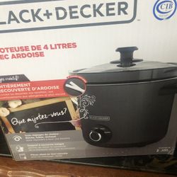 Brand New ! Black + Decker Slow Cooker 4 Qt