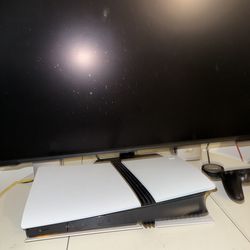 PS5 PRO (BASICALLY BRAND NEW)