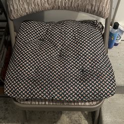 Chair Cushion With Ties 