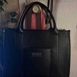 Big black womens Guess Bag