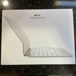 iPad 11 Inch Latest Magic Keyboard. 