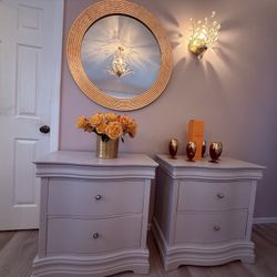 Beautiful 2Night stands.Solid wood. 