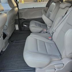 Toyota Sienna 