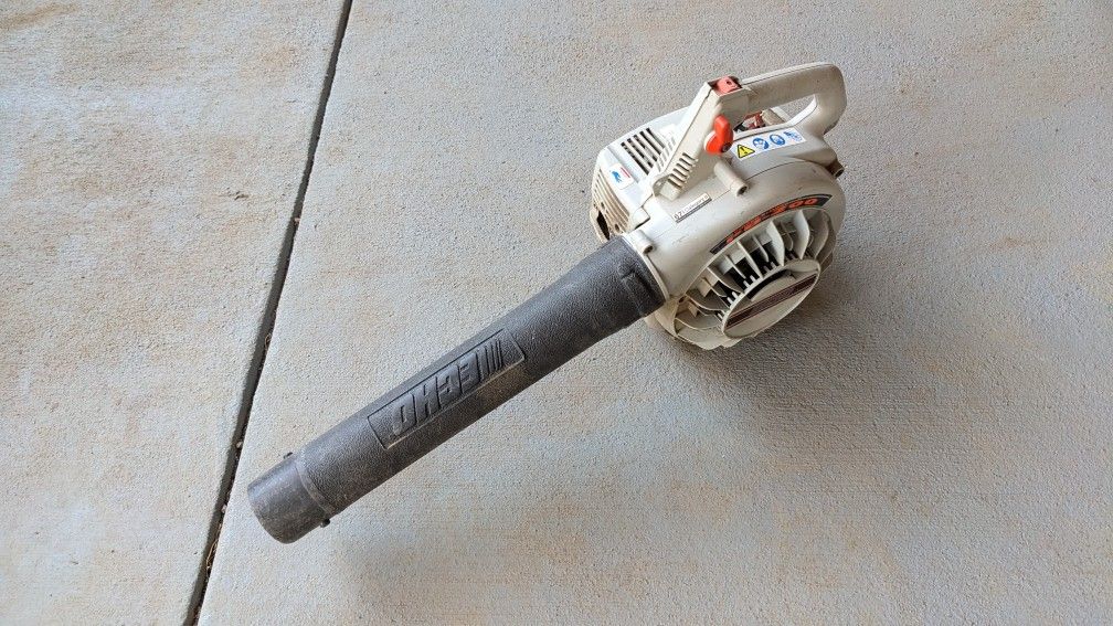Leaf Blower