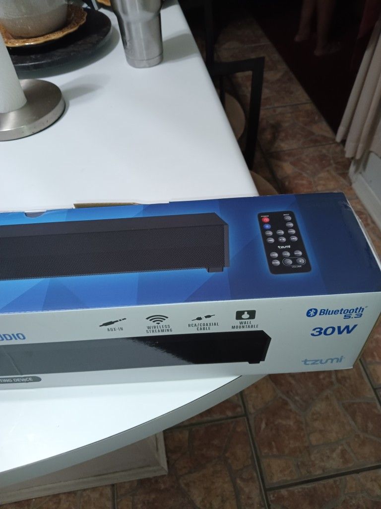 Clear Wave 37" Wireless Soundbar With Remote