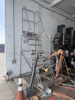 Rolling Warehouse Safety Ladder – 8-Step Steel w/ Top Platform & Handrails
