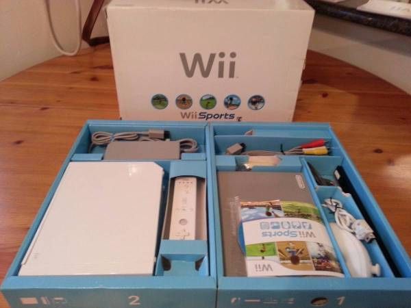 NINTENDO WII Loaded With 30 POPULAR WII and GAMECUBE GAMES
