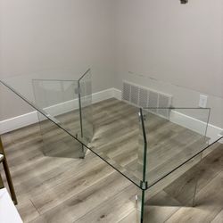 Glass dinning table 