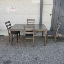 Dining Table and 4 Chairs 