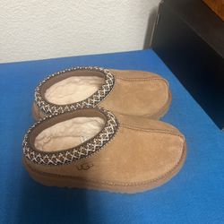 Tazz UGG Toddler Sz 10 