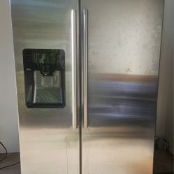 Samsung RS25H5111SR 25 cu. ft. Side-by-Side Stainless Steel Refrigerator freezer not working 