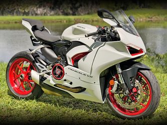 2021 Ducati Panigale V2